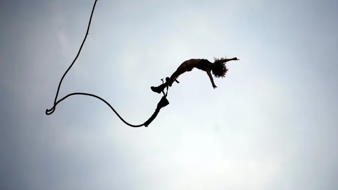 15 Foto Ini Enggak Boleh Dilihat Kamu yang Takut Ketinggian