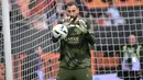 Gianluigi Donnarumma dikaitkan dengan Manchester City belakangan ini. Kiper PSG itu kabarnya menjadi target Manchester City untuk menggantikan Ederson. Donnarumma sekarang dianggap sebagai salah satu kiper terbaik di dunia. (DAMIEN MEYER / AFP)