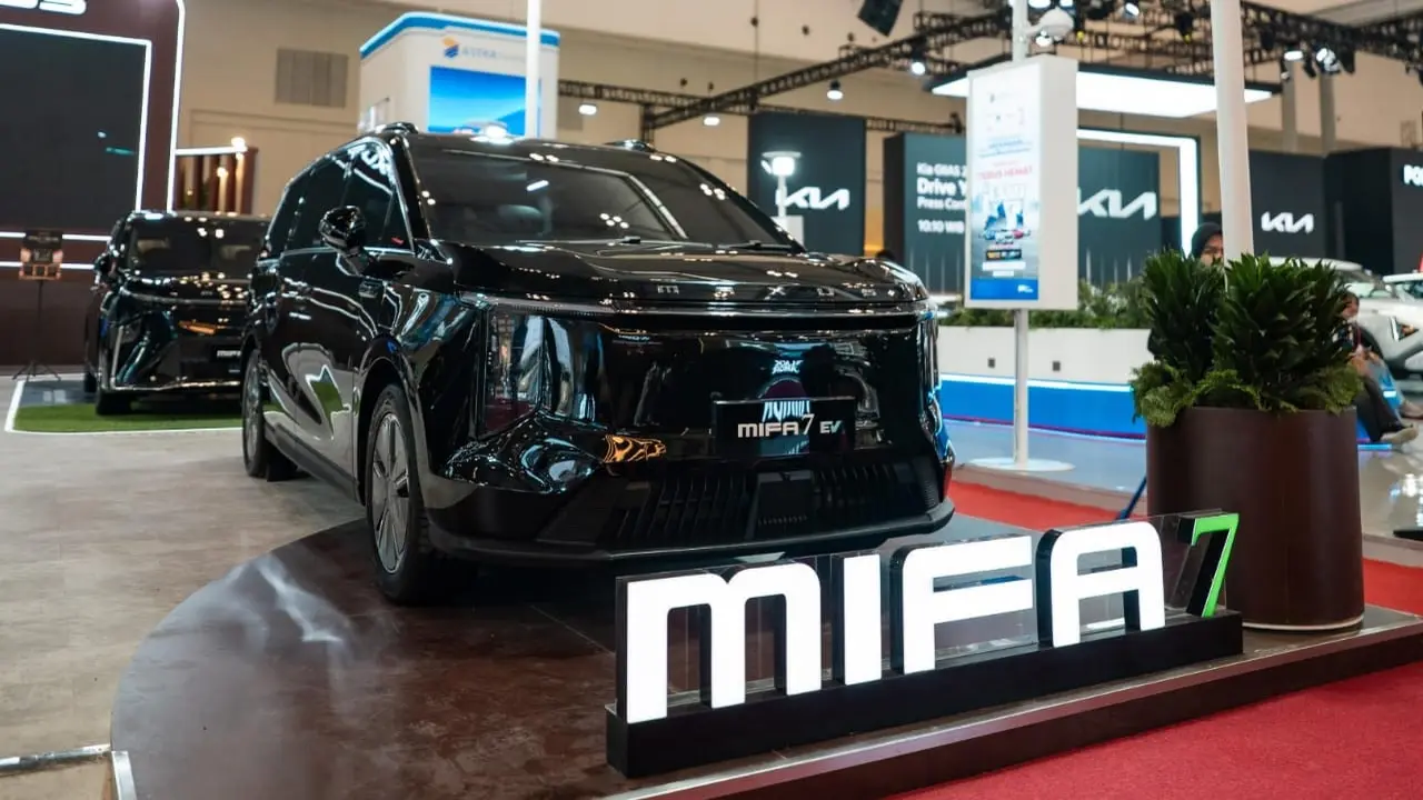 MIFA 7 Mobil Keluarga Nyaman.