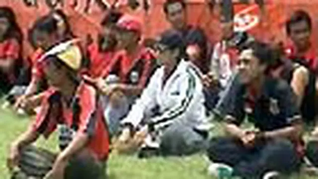 Suporter Persewangi Kritik Sikap PSSI