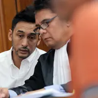 Pemeran Restu Sinaga kembali menjalani sidang akibat penyalahgunaan narkoba. Pada sidang kedua kali ini, pemeran film Cinta Silver itu, mengaku siap lahir batin. (Deki Prayoga/Bintang.com)