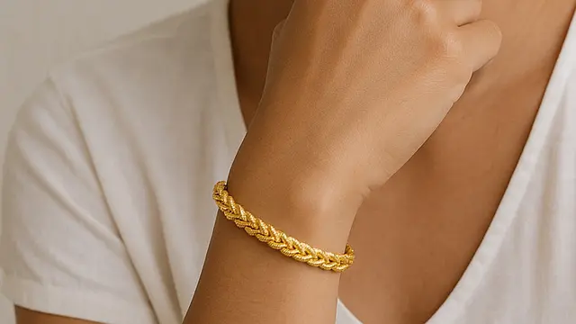 Gelang Emas Rantai Kepang (Image by ChatGPT)