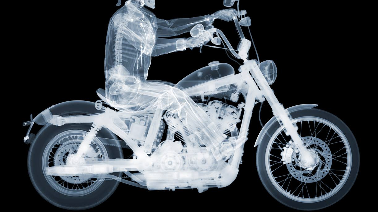 Karya Seni dari Motor Gede yang Dirontgen