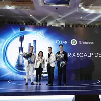 oto bersama para mitra CLEAR di kolaborasi “CLEAR X Scalp Derma Expert”: Perhimpunan Dokter Spesialis Kulit dan Kelamin Indonesia (PERDOSKI) Cabang Jakarta dan Halodoc  (sumber: CLEAR Indonesia)