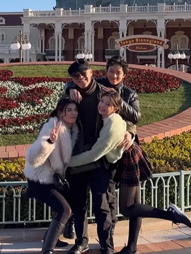 Deddy Corbuzier bersama keluarga (Instagram/mastercorbuzier)