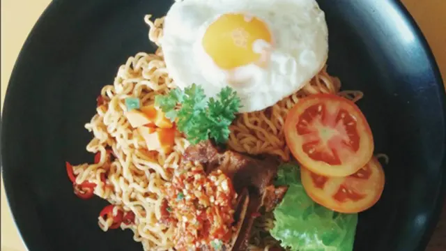 Olahan Mie Instan Ala Netizen yang Menggugah Selera