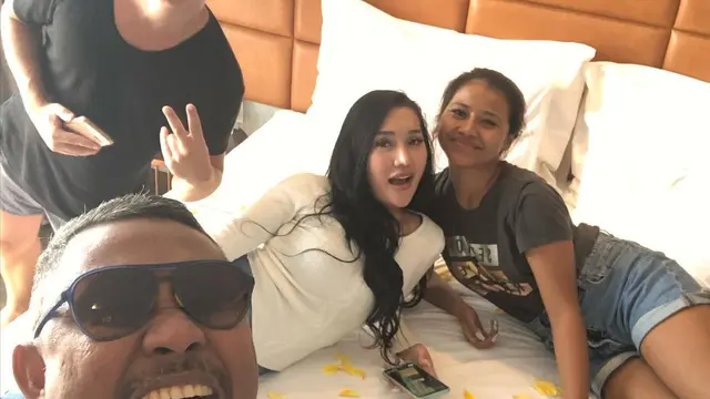 6 Momen Seru Liburan Lucinta Luna dan Kekasih Barunya di Bali