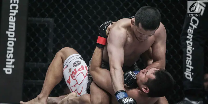 FOTO: Duel Sengit Petarung Indonesia Yohan - Victorio di One Championship