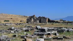 Reruntuhan kota kuno Hierapolis di Denizli, Turki, 6 Agustus 2020. Reruntuhan Hierapolis telah terdaftar sebagai Situs Warisan Dunia UNESCO. (Xinhua/Mustafa Kaya)