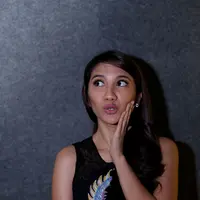 "Jadi petinju belum pernah, seru kan, supir metro mini. Aku orang batak kan banyak juga yang jadi supir angkutan umum. Jadi pengen banget.” ungkap Acha bersemangat. (Andy Masela/Bintang.com)