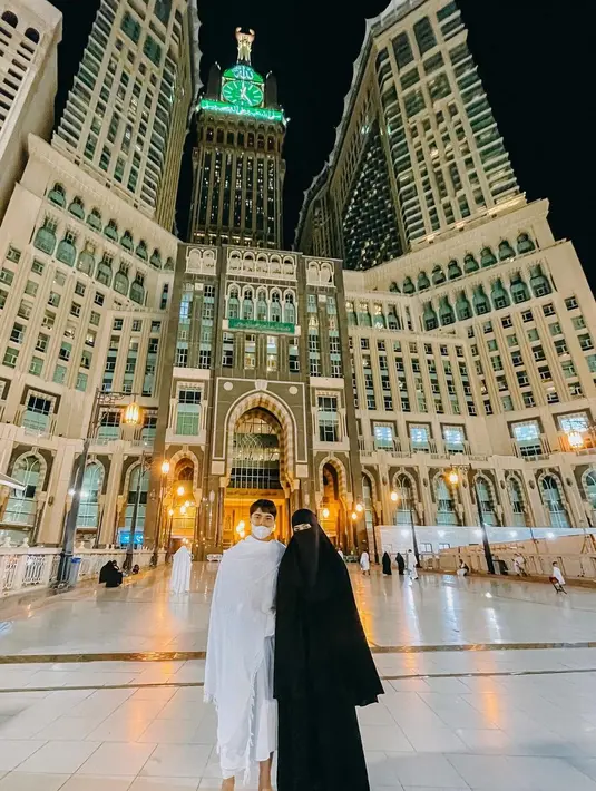 <p>Alvin Faiz dan Henny Rahman (Instagram/hennyyrahman)</p>