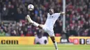 Bergabung dengan klub besar akan menjadi ujian tersendiri bagi mental dari Aaron Wan Bissaka. (Photo by Glyn KIRK / AFP)