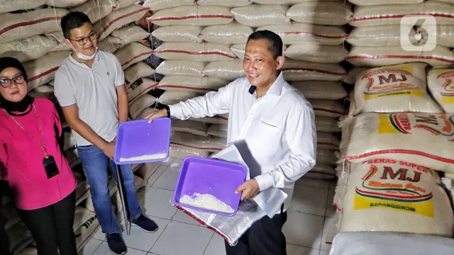 Sidak Bulog Temukan Praktik Penjualan Beras Oplosan
