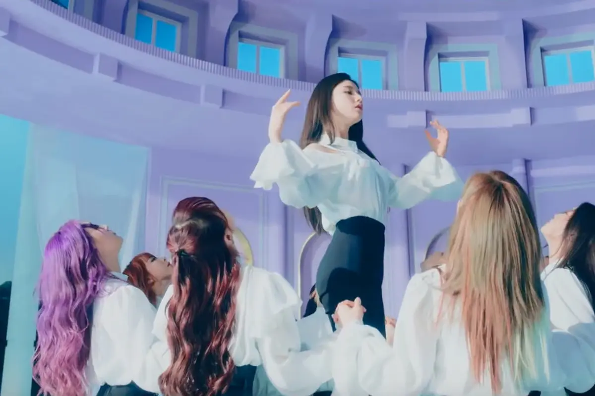 Loona