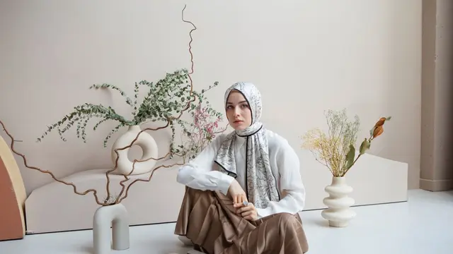 5 Gaya Streetwear Hijab Paling Stylish (photo by freepik.com)