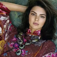 Baru saja memasuki usia 21 tahun beberapa waktu lalu, Kendall Jenner terlihat turut serta meramaikan Pemilihan Presiden Amerika Serikat. Terbukti dengan unggahan foto di akun instagramnya. (Instagram/Kendalljenner)