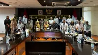 Peserta lokakarya antara Research Center for Climate Change Universitas Indonesia (RCCC-UI) dengan sejumlah kementerian dan lembaga di Kantor Kementerian Koordinator Bidang Maritim dan Investasi, Jakarta, Senin (15/7/2024). (Ist)
