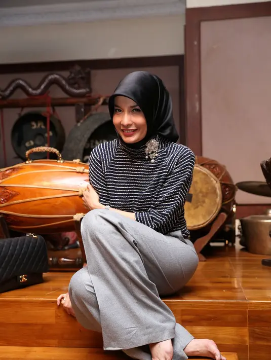 Rasa simpati tidak bisa ditutupi olehnya, sebab itu ia hanya bisa mendoakan yang terbaik bagi korban dan keluarga yang mengalami musibah. (Andy Masela/Bintang.com)