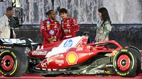 Duo Scuderia Ferrari: Lewis Hamilton dan Charles Leclerc jadi favorit juara F1 2025. (Piero CRUCIATTI / AFP)