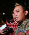 Masih seputar pesta pernikahan Kahiyang Ayu dan Bobby Nasution, terutama soal tamu undangan yang datang dari berbagai kalangan. Selain pejabat dan selebriti, dari kalangan pelawak juga hadir, salah satunya Azis Gagap. (Adrian Putra/Bintang.com)