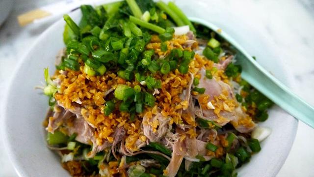 Mencicipi Nikmatnya Semangkuk Bihun Bebek di Medan
