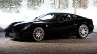 Ferrari 599 GTB ini terjual di pelelangan RM Auctions dengan harga US$ 682 ribu atau sekira Rp 9 miliar (Foto: rmauctions.com)