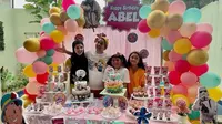 Kebersamaan Indra Bekti dan Keluarga Pada Perayaan Ulang Tahun Putrinya (Instagram/indrabekti)