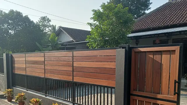 Model Pagar Besi Minimalis Murah di Desa. AI