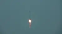 Roket Long March-8, lepas landas dari Situs Peluncuran Wahana Antariksa Wenchang di Provinsi Hainan, China selatan (22/12/2020). Menurut Administrasi Luar Angkasa Nasional China, Roket tersebut mengirim lima satelit ke orbit yang telah ditetapkan. (Xinhua/Pu Xiaoxu)