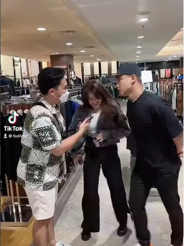 Rebecca Klopper hadir di acara ultah Haji Faisal (Foto: Instagram @fadlyfsl_)