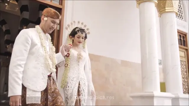 7 Potret Pernikahan Presenter Ovi Dian, Dilangsungkan di Masjid Milik Keluarga