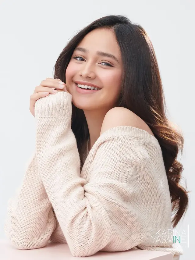 7 Gaya Pemotretan Syifa Hadju dalam 'No Makeup' Makeup Look, Memesona