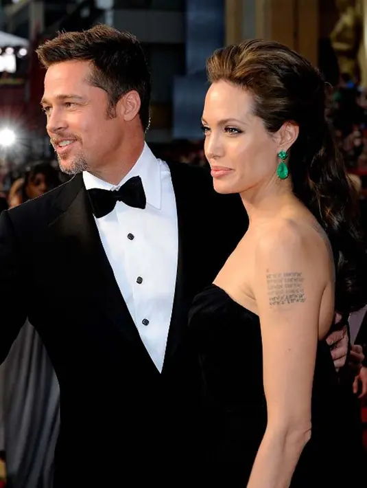 Seperti yang dikatakan seorang sumber, pria manapun yang ingin menjadi pendamping Angelina Jolie harus siap dengan gaya hidupnya. Rumah tangga yang dijalaninya pun akan terus disorot media. (AFP/Kevork Djansezian)