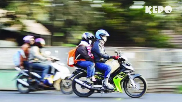 KEPO: Tingkah Unik dan Nekat Saat Pengendara Motor yang Terekam CCTV