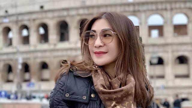 Terancam 6 Tahun Penjara Istri Andre Taulany Sambangi Polisi News Entertainment Fimela Com