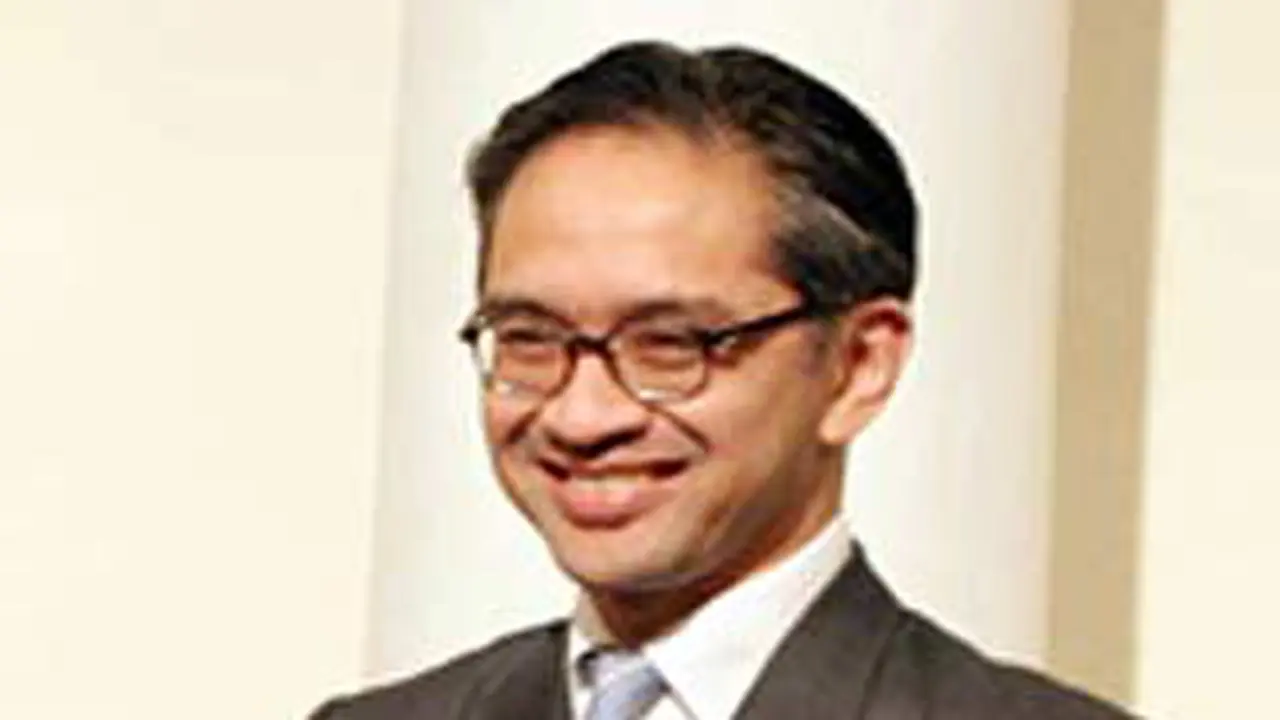 110203cmarty-natalegawa.jpg
