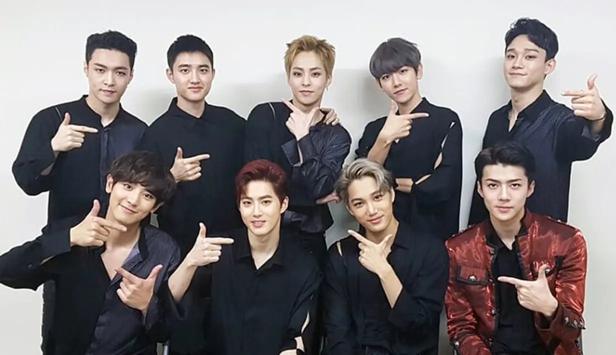 Seperti diketahui, atlet asal Rusia, Evgena Medvedeva mengaku penggemar berat EXO. Suho mengaku telah memberikan album bertanda tangan untuk sang atlet. (Foto: Soompi.com)