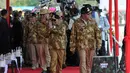 Para Gubernur saat tiba di lokasi upacara pembaretan di Dermaga Ujung, Surabaya, (6/10/14). (Liputan6.com/Johan Tallo)