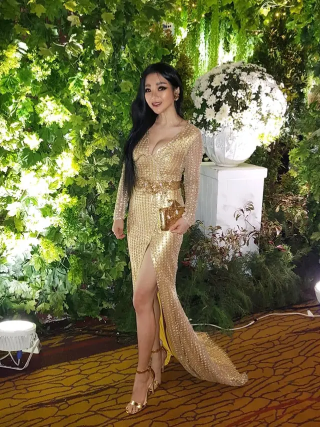 6 Potret Diana Putri, Desainer Asal Surabaya yang Jadi Langganan Seleb Hollywood