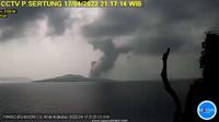 Gunung Anak Krakatau erupsi pada Minggu 17 April 2022 malam. (dok PVMBG)