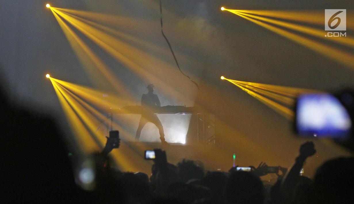PHOTO: Alan Walker dan Martin Garrix Tampil Memukau di Invasion 2017
