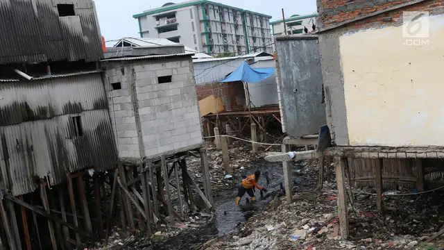 Jorok, Kali Gendong Dipenuhi Sampah Rumah Tangga