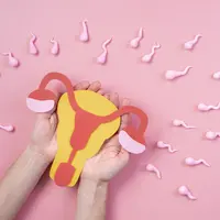 Mengenalkan kesehatan reproduksi sejak dini membantu anak perempuan lebih memahami tubuh dan menghadapi berbagai perubahan yang terjadi selama masa pertumbuhan. (Foto/Dok: Magnific)