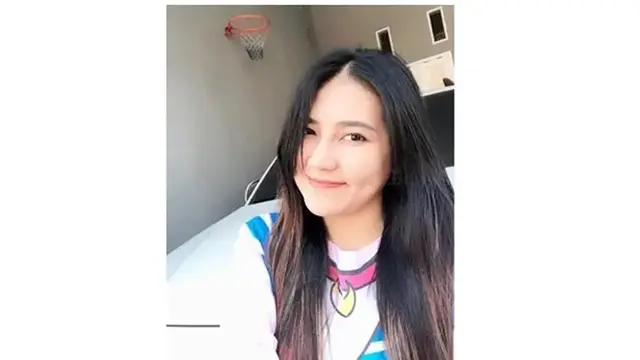 Unggah Foto Berjerawat, Ini 6 Potret Via Vallen Tampil Natural