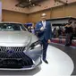 Lexus ES 300h. (ist)