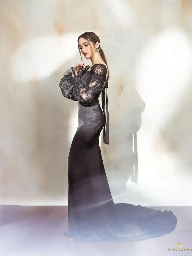 7 Pemotretan Terbaru Ranty Maria dengan Gaun Backless Ini Bikin Pangling