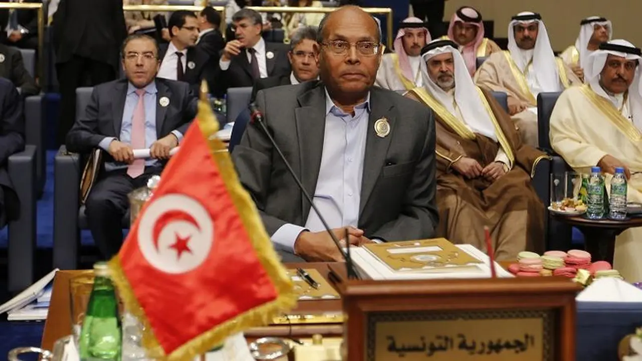 Presiden Tunisia Turunkan Gajinya 66% demi Negara
