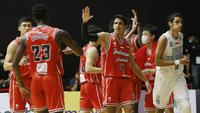 Indonesia Patriots berhasil memetik kemenangan perdana pada laga kedua di Seri 1 IBL 2022 saat menghadapi Evos Thunder yang berlangsung di Hall Basket GBK, Senayan, Jakarta. (Bola.com/M. Iqbal Ichsan)