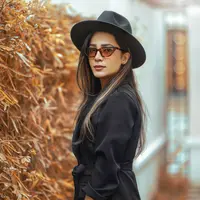 ilustrasi perempuan dominan/Photo by Alireza Esmaeeli on Unsplash