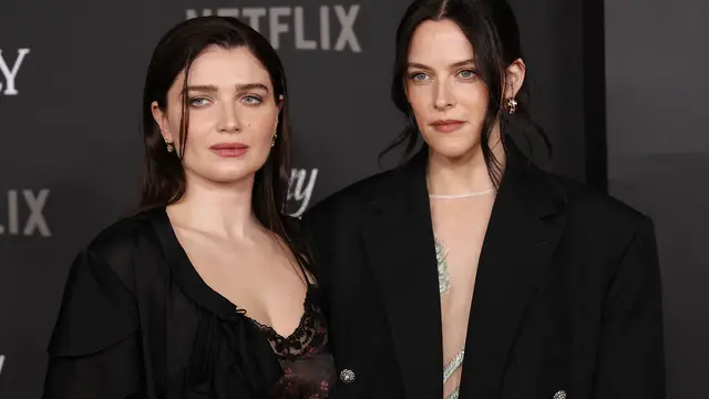 Eve Hewson Putri Bono Nekat Pakai Bra Menerawang di Karpet Merah Premier Film Netflix